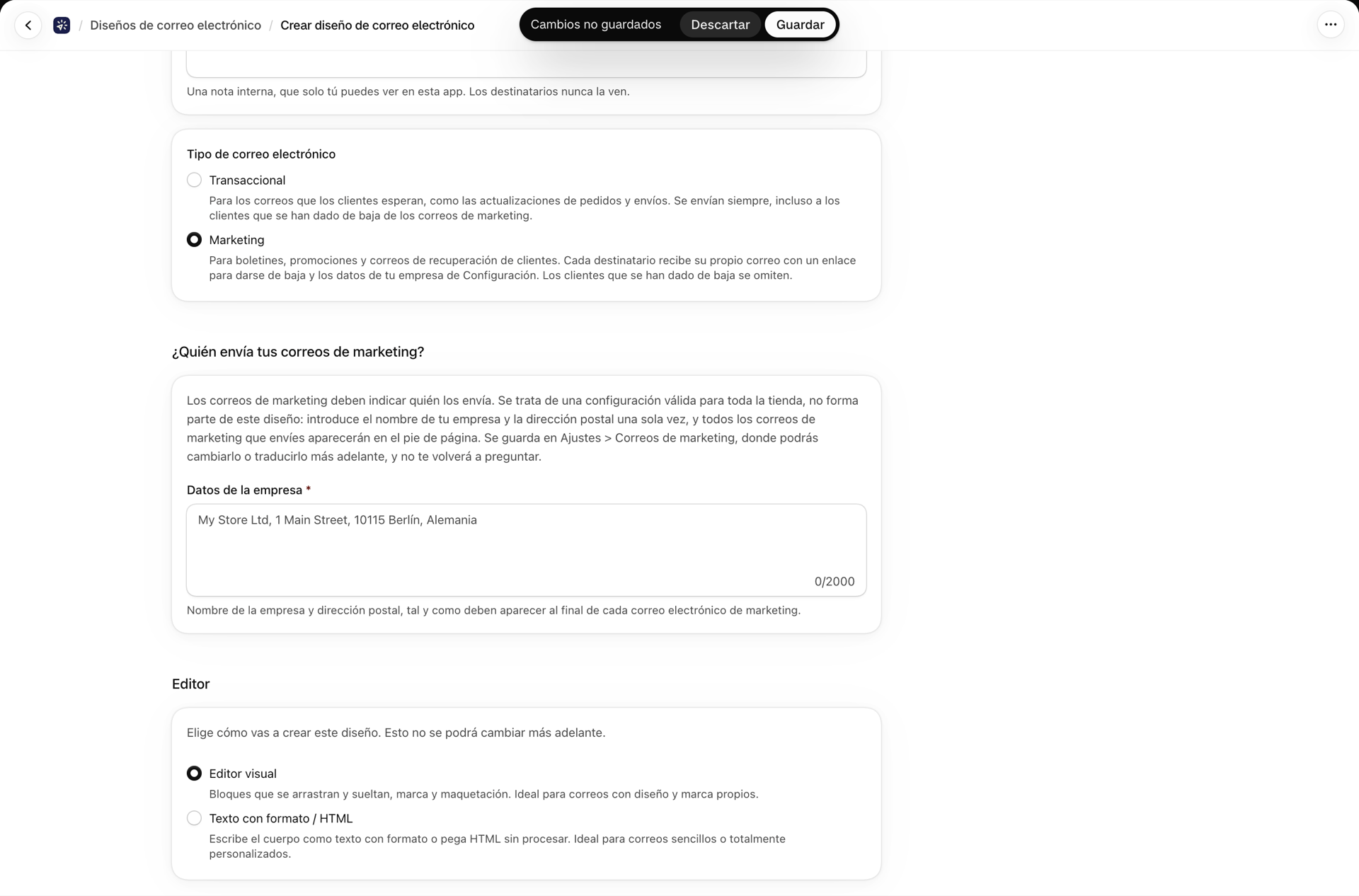 La página «Crear diseño de correo electrónico» con el tipo de correo electrónico «Marketing» y la ficha «Quién envía sus correos electrónicos de marketing», en la que se solicitan los datos de la empresa
