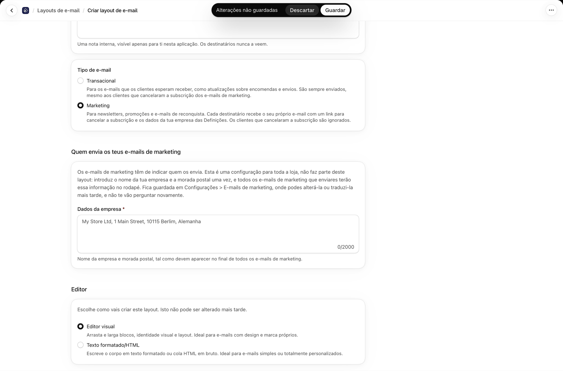 A página «Criar layout de e-mail» com o tipo de e-mail «Marketing» e o cartão «Quem envia os seus e-mails de marketing», no qual são solicitados os dados da empresa