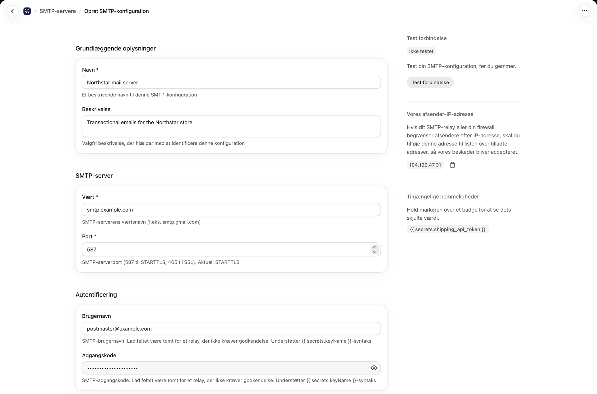 SMTP-serverformularen, hvor navn, vært og port er udfyldt, ved siden af kortet med vores afsender-IP-adresse