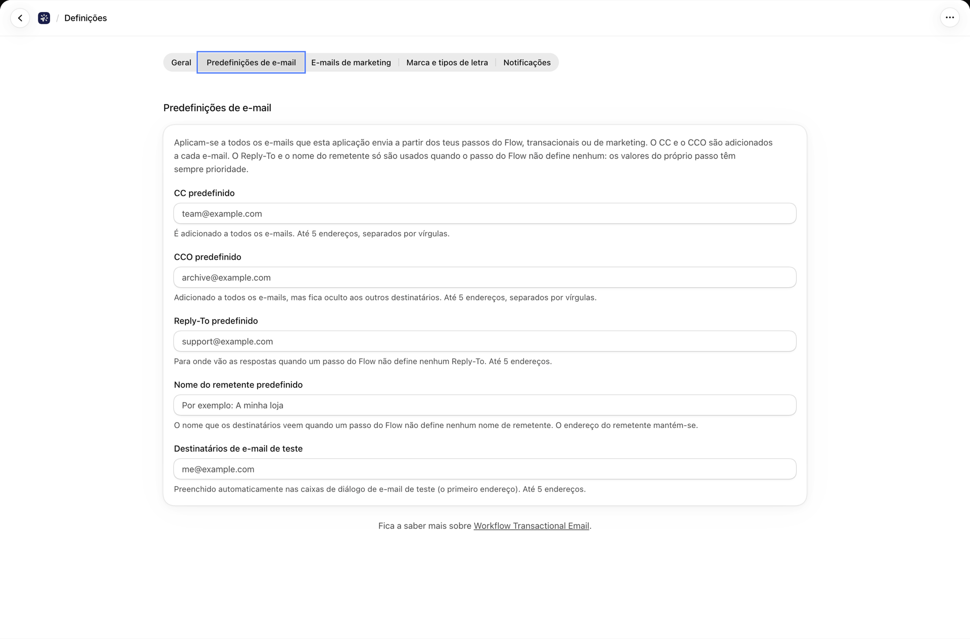 O separador «Predefinições de e-mail» com as predefinições para CC, CCO, «Responder a», nome do remetente e destinatários de teste de e-mail